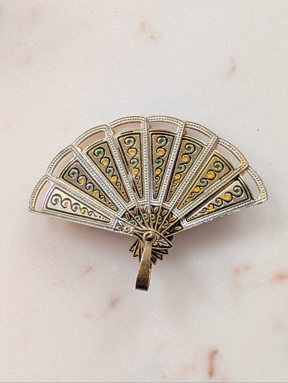 Folding Fan Mechanical Vintage Brooch Pendant Gold Tone Filigree